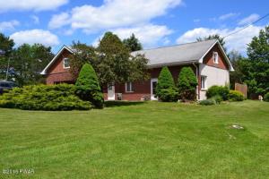 238 Bavarian Hill Rd, Beach Lake, PA 18405