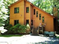 3699 Hidden Lake Dr, Lake Ariel, PA 18436