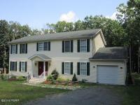 111 Spruce Ct, Hawley, PA 18428
