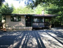 287 Powderhorn Dr, Lackawaxen, PA 18435