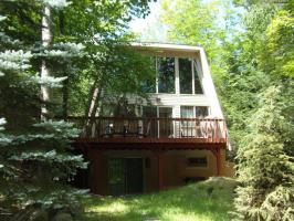 2273 Lakeview Dr, Lake Ariel, PA 18436