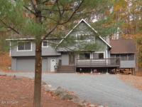 107 Cottonwood Dr, Hawley, PA 18428