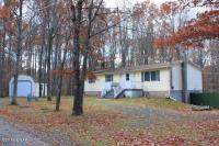 11 White Birch Ln, Hawley, PA 18428