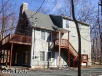 121 Log Cabin Dr, Lackawaxen, PA 18438