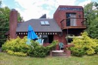 141 Cherry Point Cir, Canadensis, PA 18325