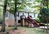 35 Kensington Rd, Hawley, PA 18428