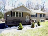 1023 Mountain Top Dr, Lake Ariel, PA 18436