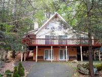 2004 Roamingwood Rd, Lake Ariel, PA 18436