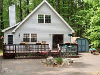 2605 Boulder Ct, Lake Ariel, PA 18436