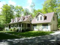 18 Maurice Dr, Gouldsboro, PA 18424