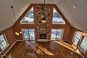 118 Rainbow Dr, Lackawaxen, PA 18435