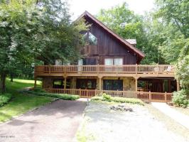 1649 Windemere Pl, Lake Ariel, PA 18436