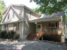 114 Red Breast Ln, Lackawaxen, PA 18435