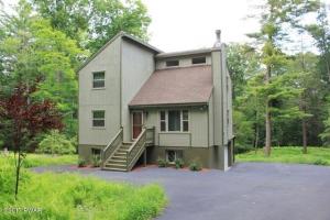 274 Tinkwig Dr, Hawley, PA 18428