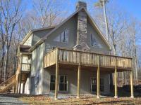 306 Falling Waters Blvd, Lackawaxen, PA 18435