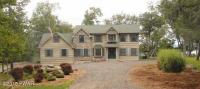140 Hillside Dr, Greentown, PA 18426