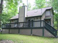 60 Lower Playground Trl, Hawley, PA 18428