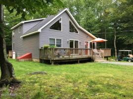 1008 Arrowhead Ct, Lake Ariel, PA 18436