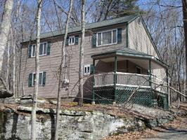 219 Falling Waters Blvd, Lackawaxen, PA 18435