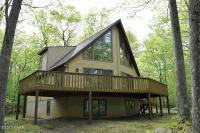 1036 Stone Crop Rd, Hawley, PA 18428