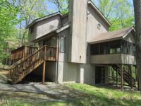 136 Rainbow Dr, Lackawaxen, PA 18435