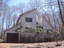 3311 Northgate Rd, Lake Ariel, PA 18436