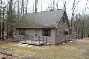 72 Fawn Rd, Hawley, PA 18428