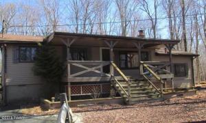 1017 Cayuga Dr, Gouldsboro, PA 18424