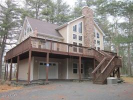 164 Falling Waters Blvd, Lackawaxen, PA 18435
