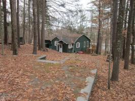 140 Roberts Ln, Milford, PA 18337