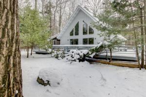 22 Birch Dr, Lakeville, PA 18438