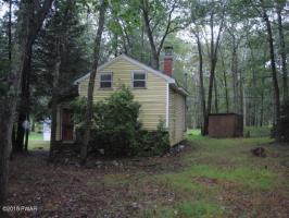 215 Brewster Rd, Dingmans Ferry, PA 18328