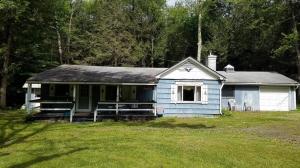 515 Carlton Rd, Tobyhanna, PA 18466