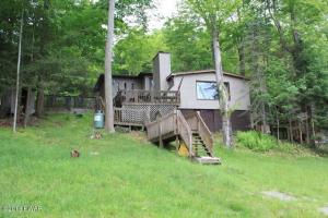 314 Laurel Ln, Greentown, PA 18426