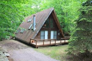 690 Woodridge Dr, Lake Ariel, PA 18436