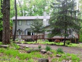 1288 Fountain Dr, Newfoundland, PA 18445