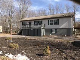 2721 Boulder Rd, Lake Ariel, PA 18436