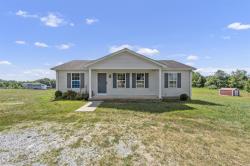 1531 Roger Cole Road Bowling Green, KY 42101