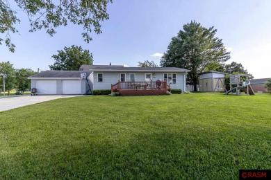 439 1st Street Nicollet, MN 56074