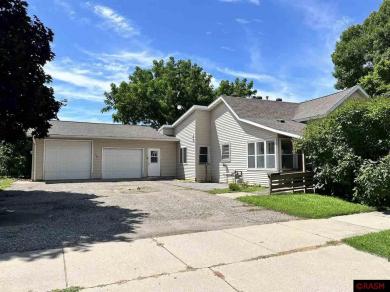 124 S 4th St Waterville, MN 56096