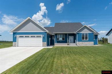 51 Prairie Court North Mankato, MN 56003