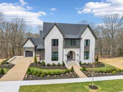 8517 Blanton Ct College Grove, TN 37046