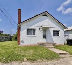 512 S Washington St Tullahoma, TN 37388