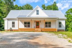 5660 Bold Springs Rd Mc Ewen, TN 37101