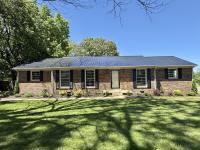 419 Sherwood Dr Tullahoma, TN 37388