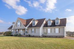 1883 Sawgrass Ln Chapel Hill, TN 37034