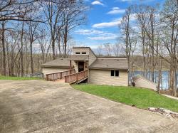695 Bayshore Dr Cadiz, KY 42211