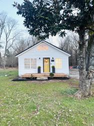 215 W College St Bradford, TN 38316