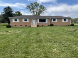 7274 Jim Cummings Hwy Bradyville, TN 37026