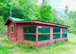 221 Friendship Hollow Rd S Pleasant Shade, TN 37145